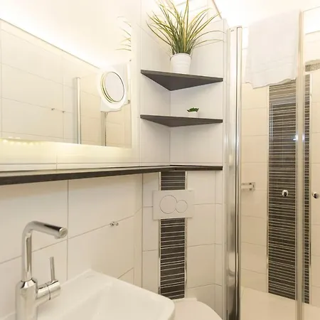 Lord Nelson 119 Apartment *
